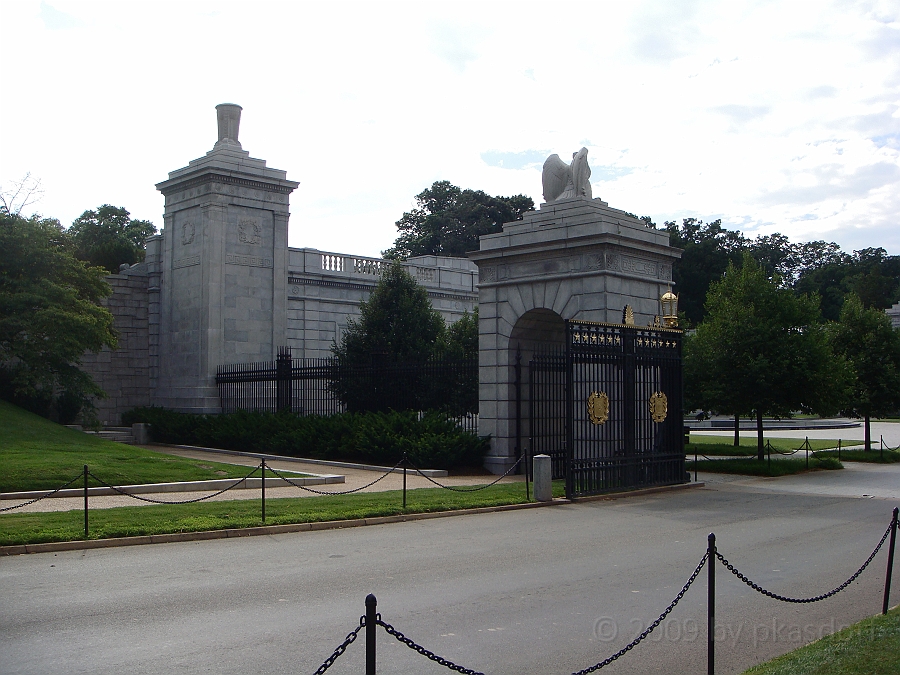 Washington DC [2009 July 02] 004.JPG - Scenes from Arlington National Cemetery.